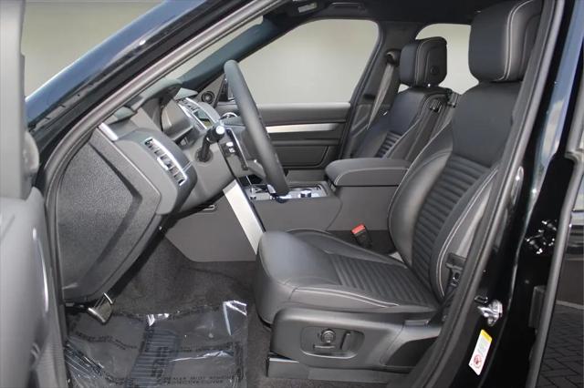 2025 Land Rover Discovery P300 Dynamic SE