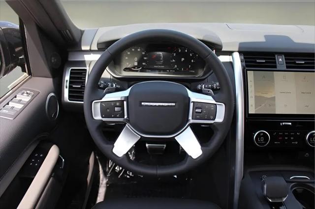 2025 Land Rover Discovery P300 Dynamic SE