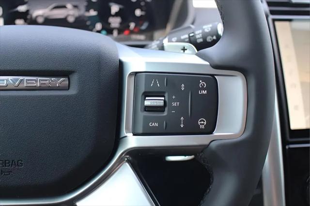 2025 Land Rover Discovery P300 Dynamic SE