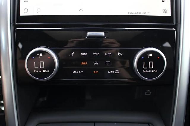 2025 Land Rover Discovery P300 Dynamic SE