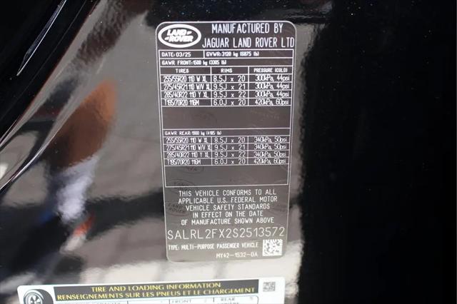 2025 Land Rover Discovery P300 Dynamic SE