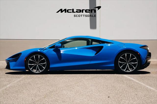2023 McLaren Artura TechLux