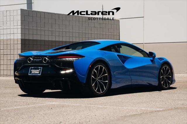 2023 McLaren Artura TechLux
