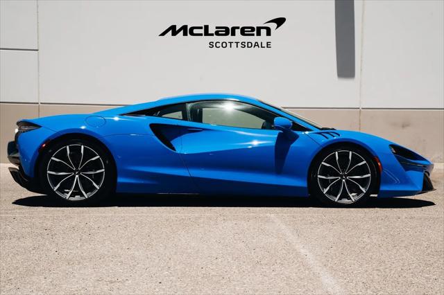 2023 McLaren Artura TechLux