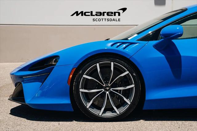 2023 McLaren Artura TechLux