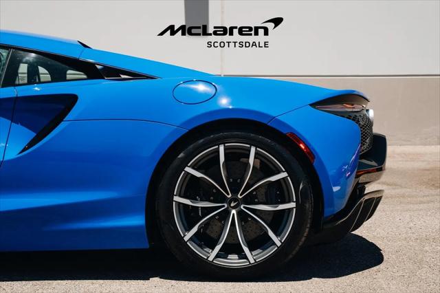 2023 McLaren Artura TechLux