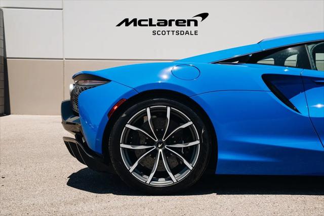 2023 McLaren Artura TechLux