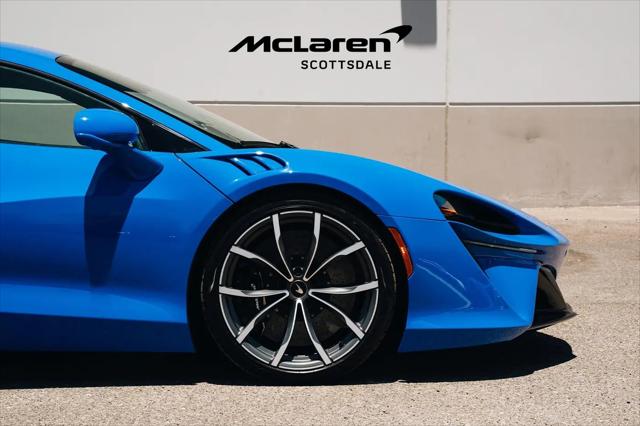 2023 McLaren Artura TechLux