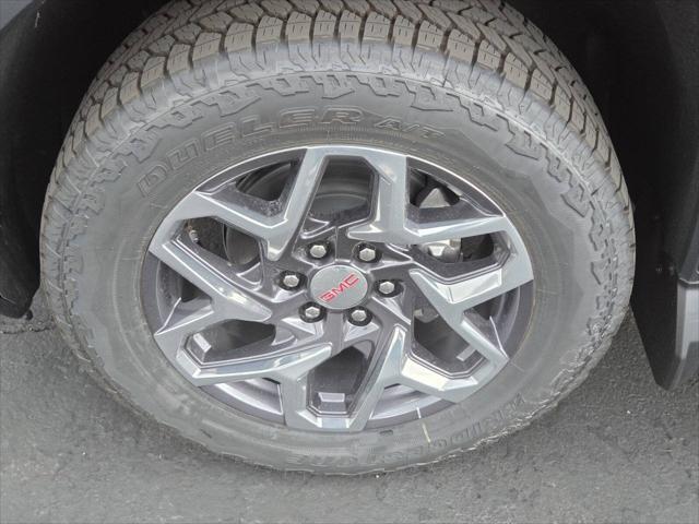 2025 GMC Sierra 1500 4WD Crew Cab Short Box SLT