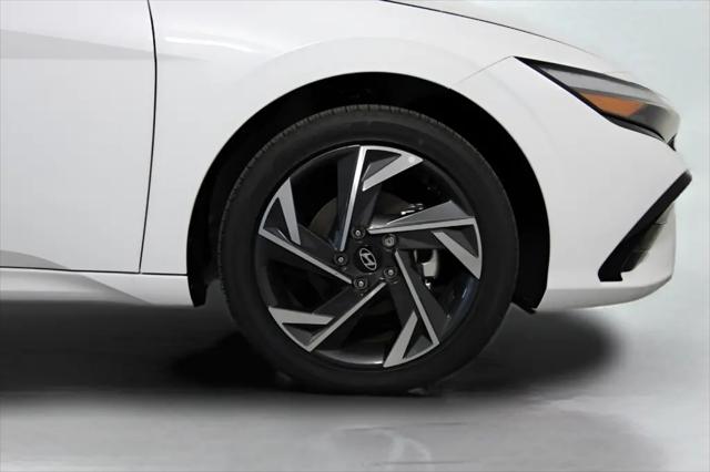 2025 Hyundai Elantra Hybrid Limited