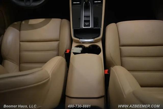 2023 Porsche Macan T