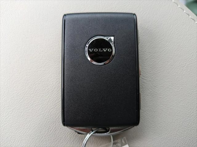 2025 Volvo XC60 Plug-In Hybrid Plus, T8 AWD Electric/Gasoline, Dark