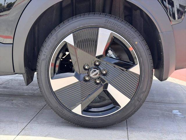 2025 Nissan Kicks SR FWD