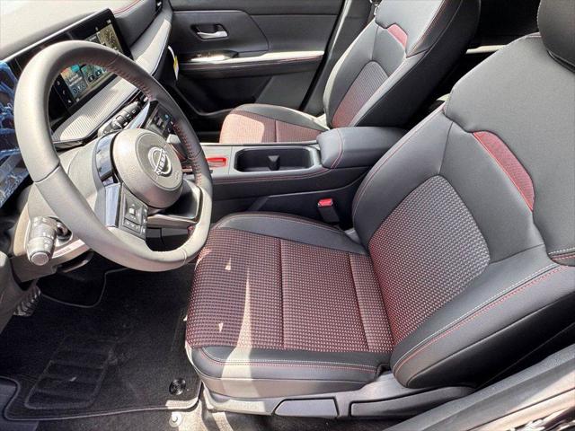 2025 Nissan Kicks SR FWD