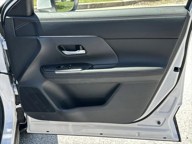 2025 Nissan Kicks SR FWD