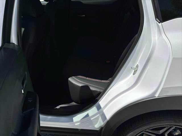 2025 Nissan Kicks SR FWD