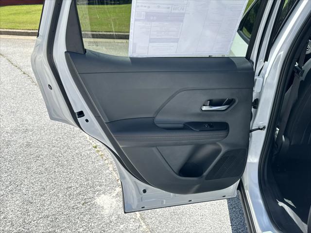 2025 Nissan Kicks SR FWD
