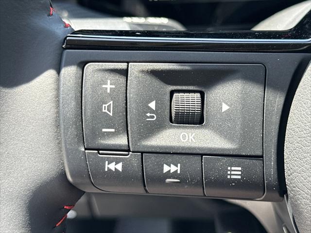 2025 Nissan Kicks SR FWD