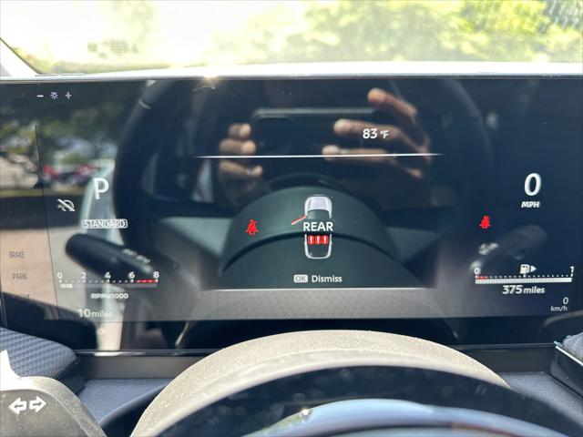 2025 Nissan Kicks SR FWD