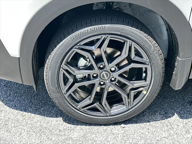2025 Nissan Kicks SR FWD