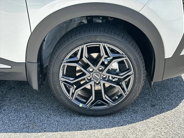 2025 Nissan Kicks SR FWD