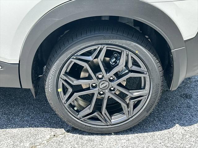 2025 Nissan Kicks SR FWD