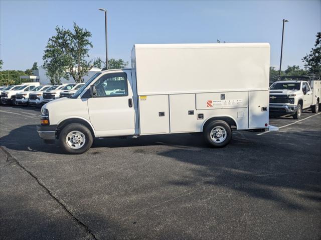2025 Chevrolet Express Cutaway Work Van