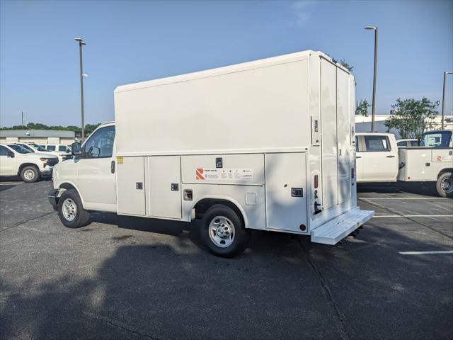 2025 Chevrolet Express Cutaway Work Van
