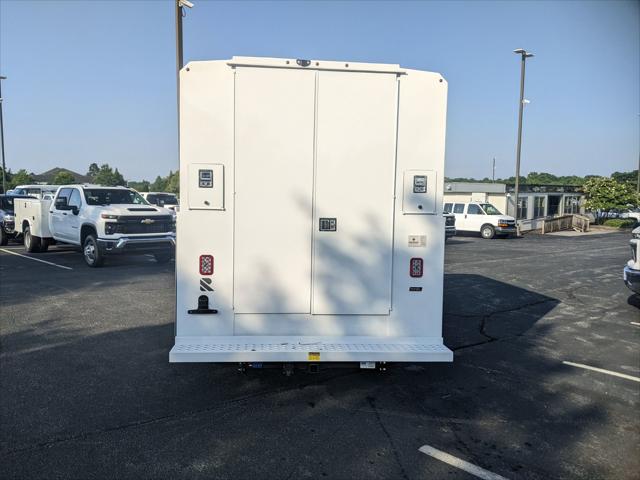 2025 Chevrolet Express Cutaway Work Van