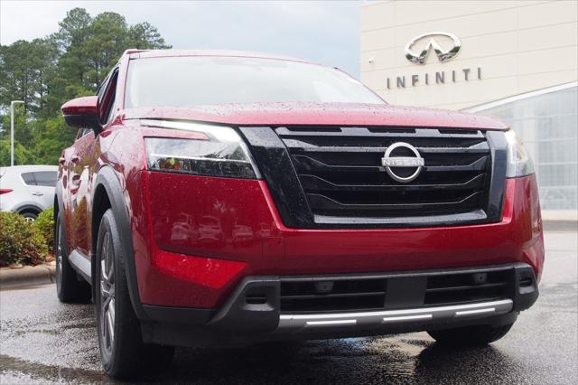 2024 Nissan Pathfinder SL FWD