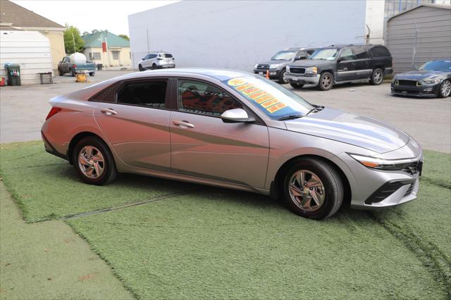 2025 Hyundai Elantra SE