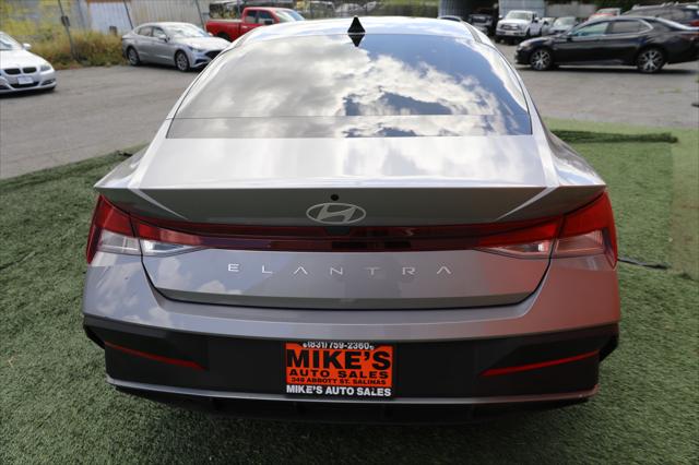 2025 Hyundai Elantra SE