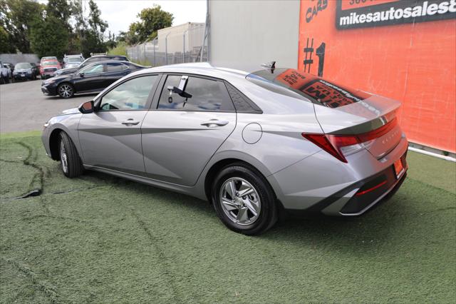 2025 Hyundai Elantra SE