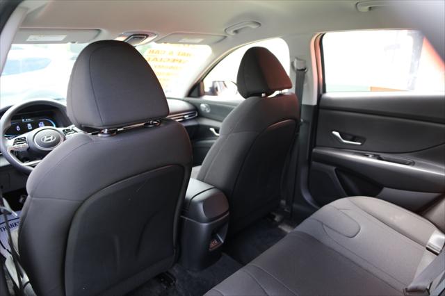 2025 Hyundai Elantra SE