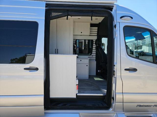 2025 Mercedes-Benz Sprinter 3500XD High Roof 4-Cyl Diesel HO