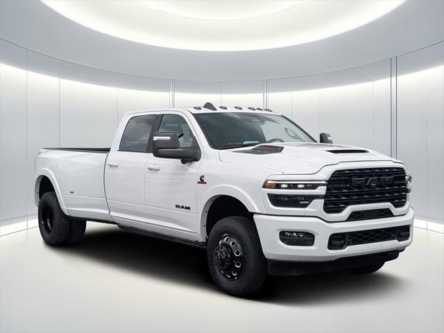 2025 RAM Ram 3500 RAM 3500 LIMITED CREW CAB 4X4 8 BOX