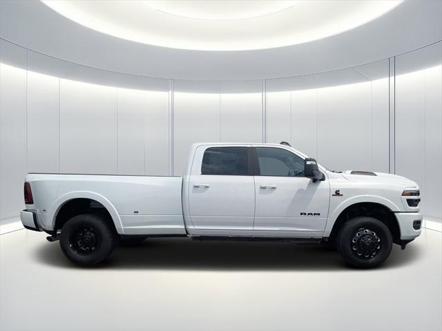 2025 RAM Ram 3500 RAM 3500 LIMITED CREW CAB 4X4 8 BOX