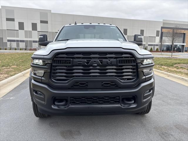 2025 RAM Ram 5500 Chassis Cab RAM 5500 TRADESMAN CHASSIS CREW CAB 4X4 84 CA