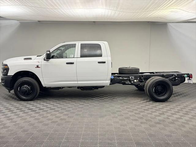 2025 RAM Ram 3500 Chassis Cab RAM 3500 TRADESMAN CREW CAB CHASSIS 4X4 60 CA 2025 RAM Ram 3500 Chassis Cab RAM 3500 TRADESMAN CREW CAB CHASSIS 4X4 60 CA