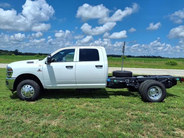 2025 RAM Ram 3500 Chassis Cab RAM 3500 TRADESMAN CREW CAB CHASSIS 4X4 60 CA