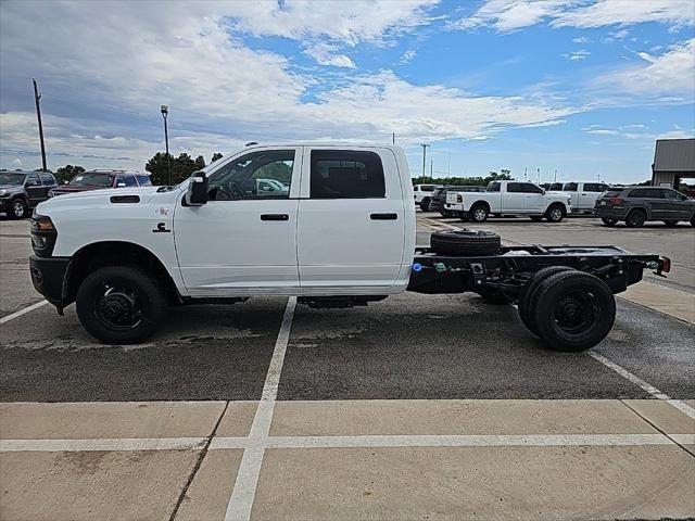 2025 RAM Ram 3500 Chassis Cab RAM 3500 TRADESMAN CREW CAB CHASSIS 4X4 60 CA