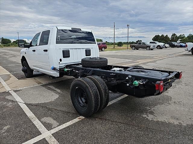 2025 RAM Ram 3500 Chassis Cab RAM 3500 TRADESMAN CREW CAB CHASSIS 4X4 60 CA
