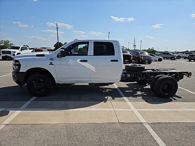 2025 RAM Ram 3500 Chassis Cab RAM 3500 TRADESMAN CREW CAB CHASSIS 4X4 60 CA