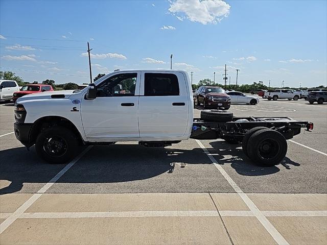 2025 RAM Ram 3500 Chassis Cab RAM 3500 TRADESMAN CREW CAB CHASSIS 4X4 60 CA