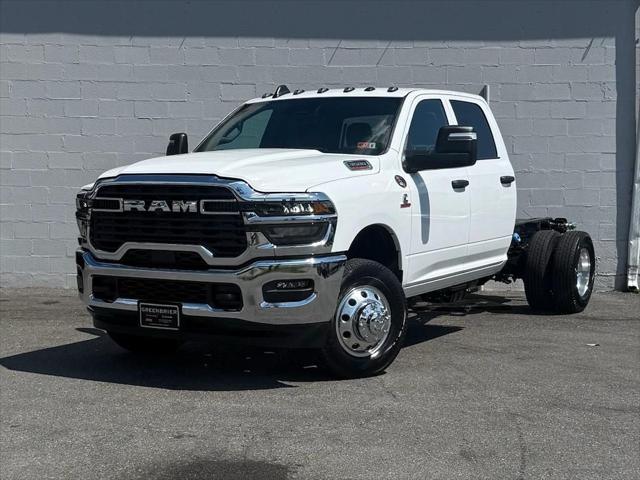 2025 RAM Ram 3500 Chassis Cab RAM 3500 TRADESMAN CREW CAB CHASSIS 4X4 60 CA 2025 RAM Ram 3500 Chassis Cab RAM 3500 TRADESMAN CREW CAB CHASSIS 4X4 60 CA