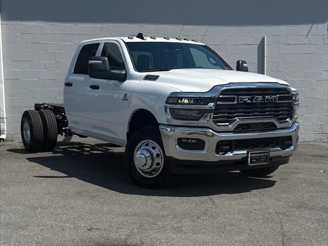 2025 RAM Ram 3500 Chassis Cab RAM 3500 TRADESMAN CREW CAB CHASSIS 4X4 60 CA 2025 RAM Ram 3500 Chassis Cab RAM 3500 TRADESMAN CREW CAB CHASSIS 4X4 60 CA