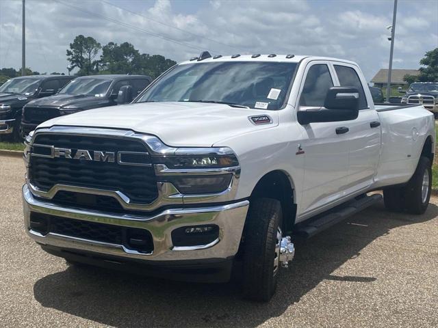 2025 RAM Ram 3500 RAM 3500 TRADESMAN CREW CAB 4X4 8 BOX