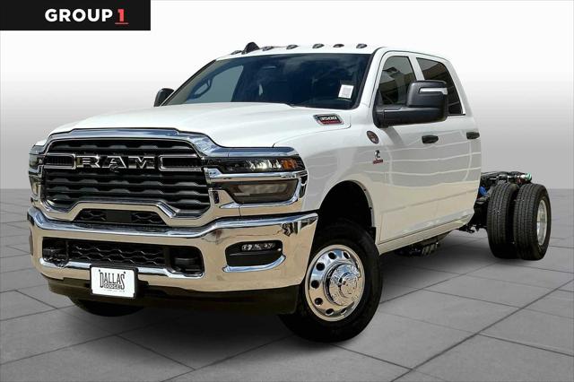 2025 RAM Ram 3500 Chassis Cab RAM 3500 TRADESMAN CREW CAB CHASSIS 4X4 60 CA