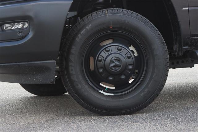 2025 RAM Ram 3500 RAM 3500 TRADESMAN CREW CAB 4X4 8 BOX