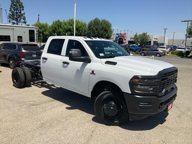 2025 RAM Ram 3500 Chassis Cab RAM 3500 TRADESMAN CREW CAB CHASSIS 4X4 60 CA 2025 RAM Ram 3500 Chassis Cab RAM 3500 TRADESMAN CREW CAB CHASSIS 4X4 60 CA